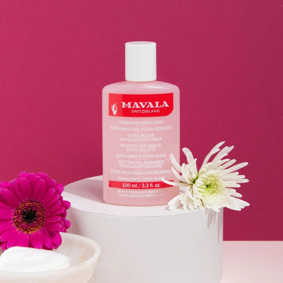 Mavala Ekstra Yumuşak Asetonsuz Oje Çıkarıcı - Pembe 100ml ürün ve kullanım görseli
