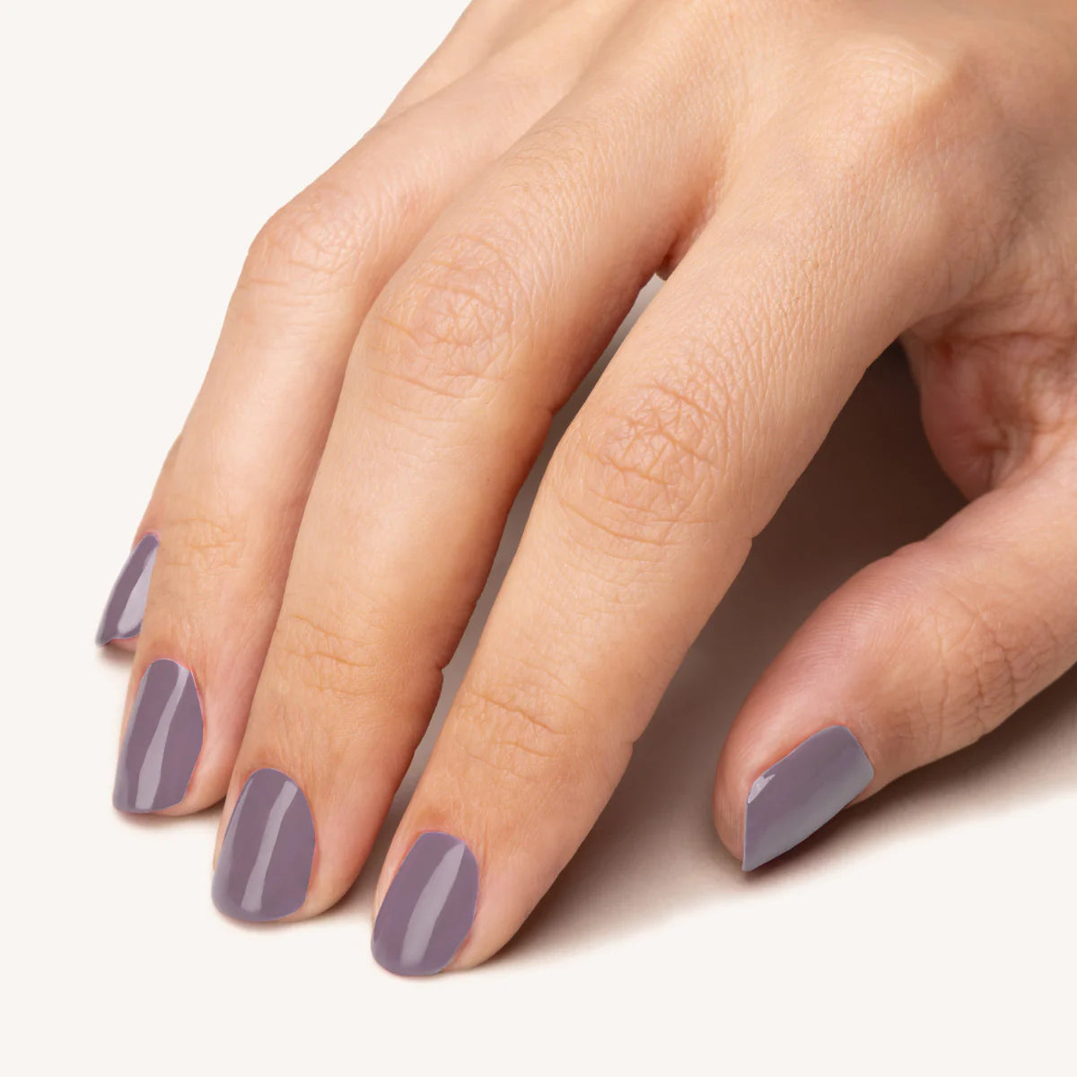Mavala Mini Color Oje 152 Mauve Cendre 5 ml renk ve uygulama görünümü
