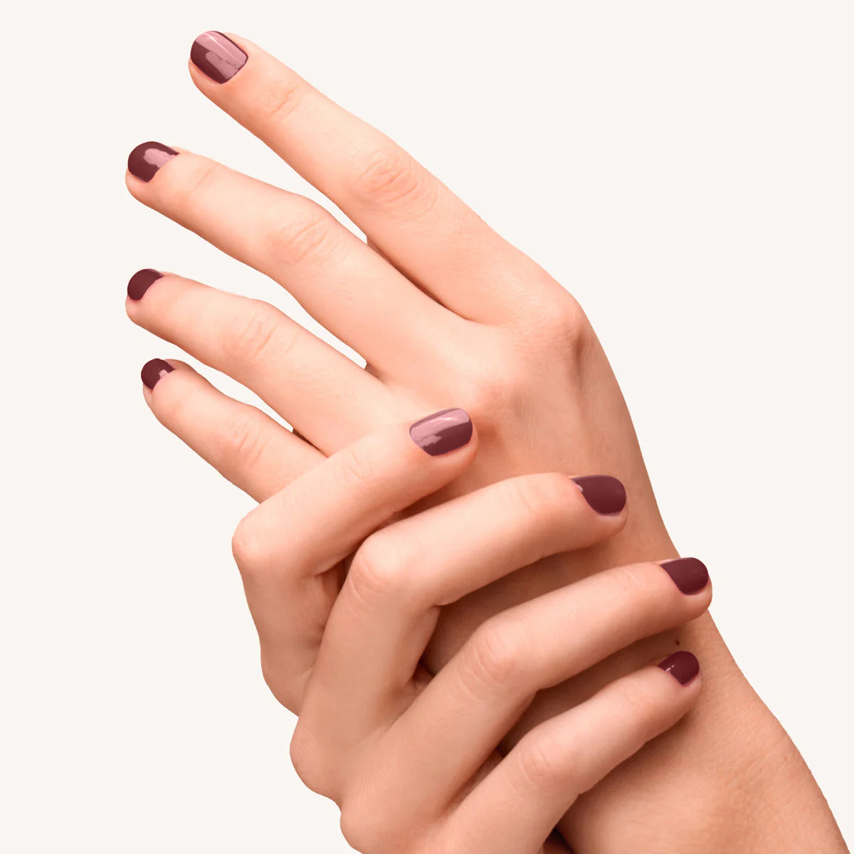 Mavala Mini Color Oje 240 Jasper 5 ml renk ve uygulama görünümü