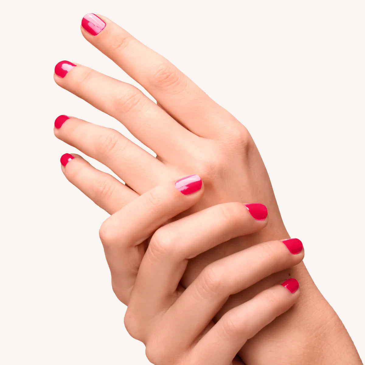 Mavala Mini Color Oje 3 Paris 5 ml renk ve uygulama görünümü