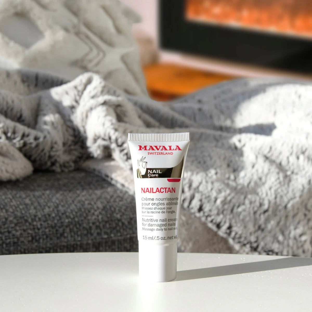 Mavala Nailactan Besleyici Tırnak Kremi Tüp 15ml ürün ve kullanım görseli