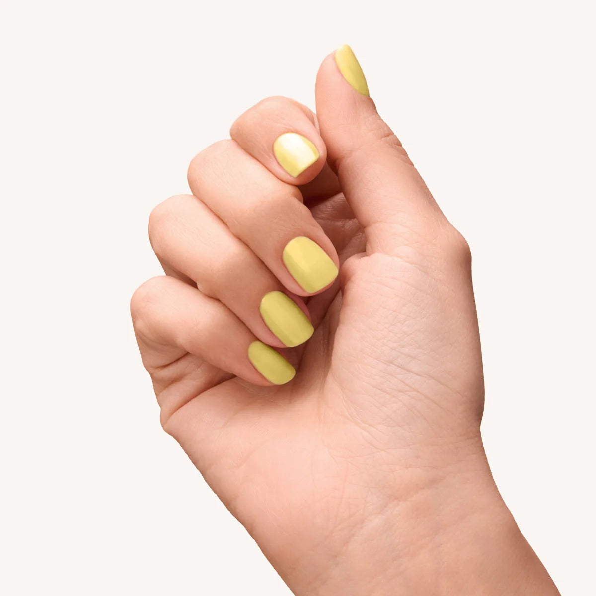 Mavala Pop Wave Oje 483 Yellow Pop 5 ml renk ve uygulama görünümü