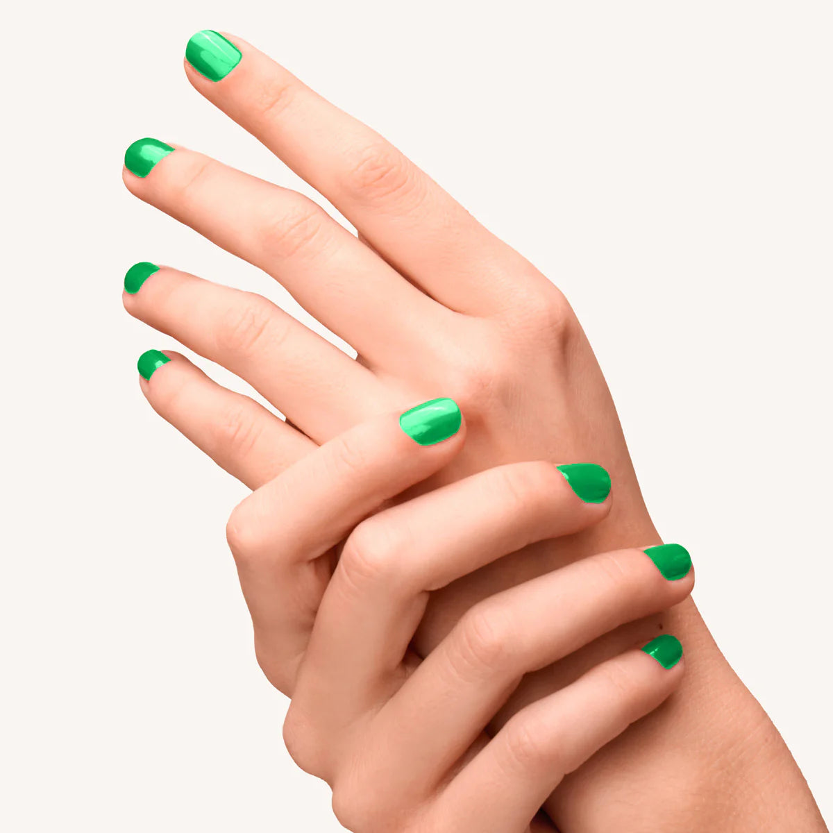 Mavala Pop Wave Oje 484 Green Pop 5 ml renk ve uygulama görünümü