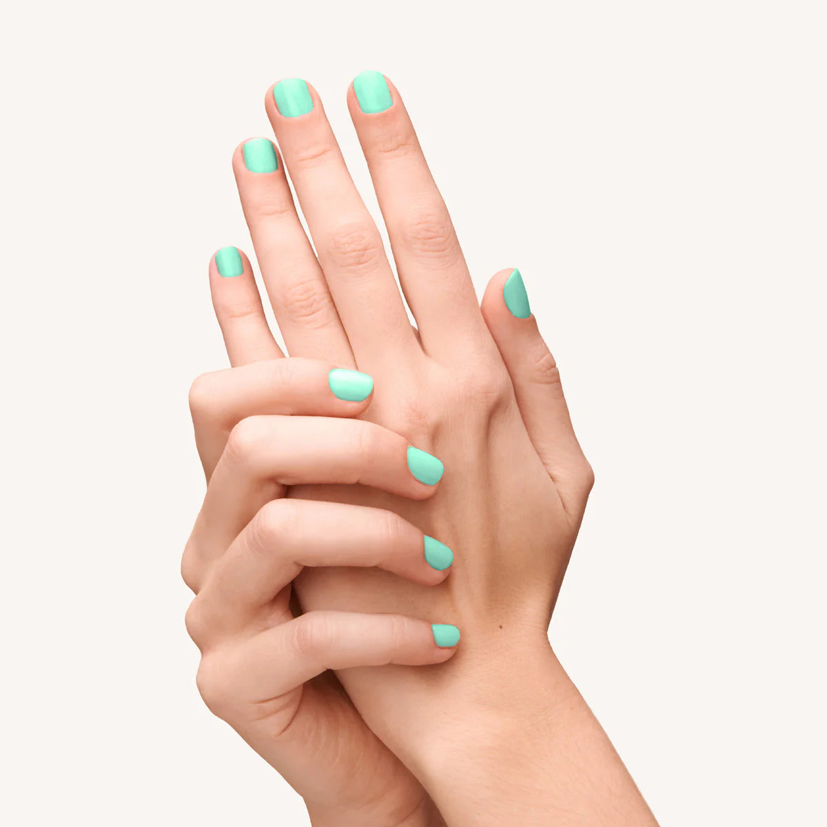 Mavala Pop Wave Oje 485 Aqua Pop 5 ml renk ve uygulama görünümü