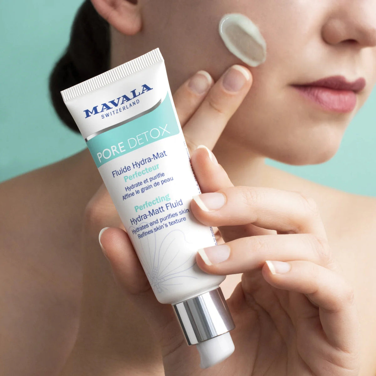 Mavala Pore Detox Mükemmelleştirici Nem-Matlık Bakımı 45ml kullanım ve ürün görseli